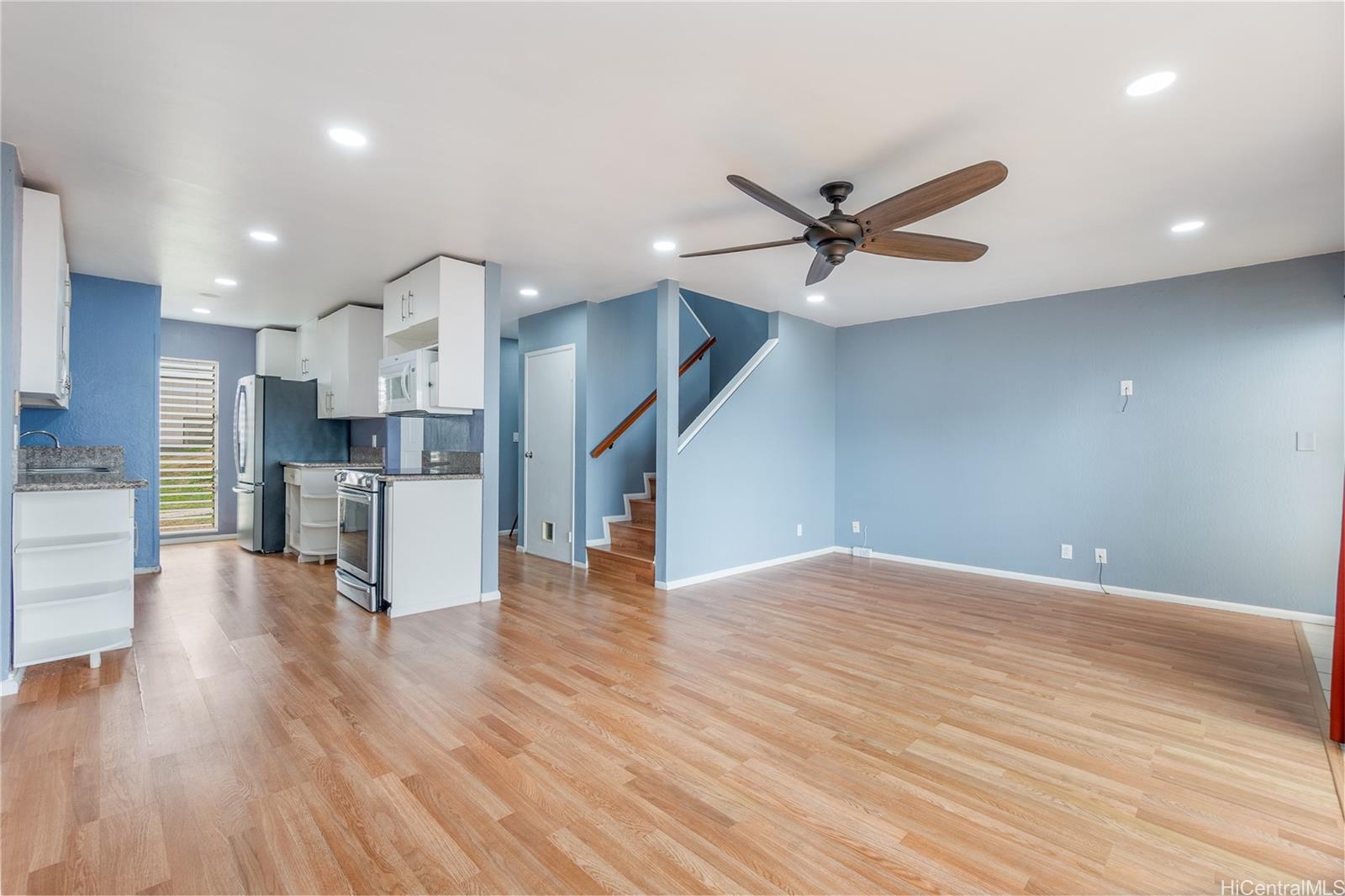 92-1043 Makakilo Drive townhouse # 88, Kapolei, Hawaii - photo 7 of 25