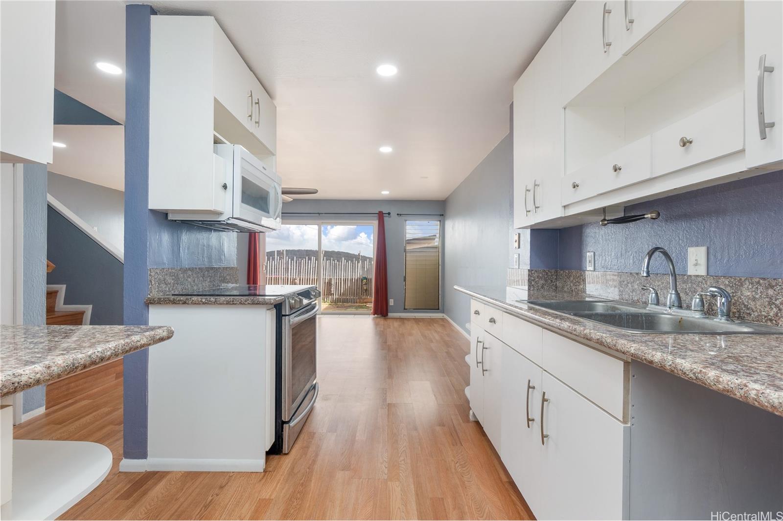 92-1043 Makakilo Drive townhouse # 88, Kapolei, Hawaii - photo 8 of 25