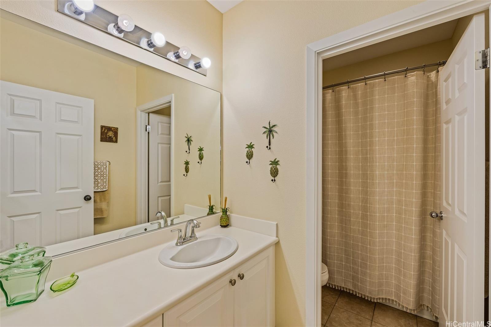 Coconut Plantation condo # 13-2, Kapolei, Hawaii - photo 17 of 25