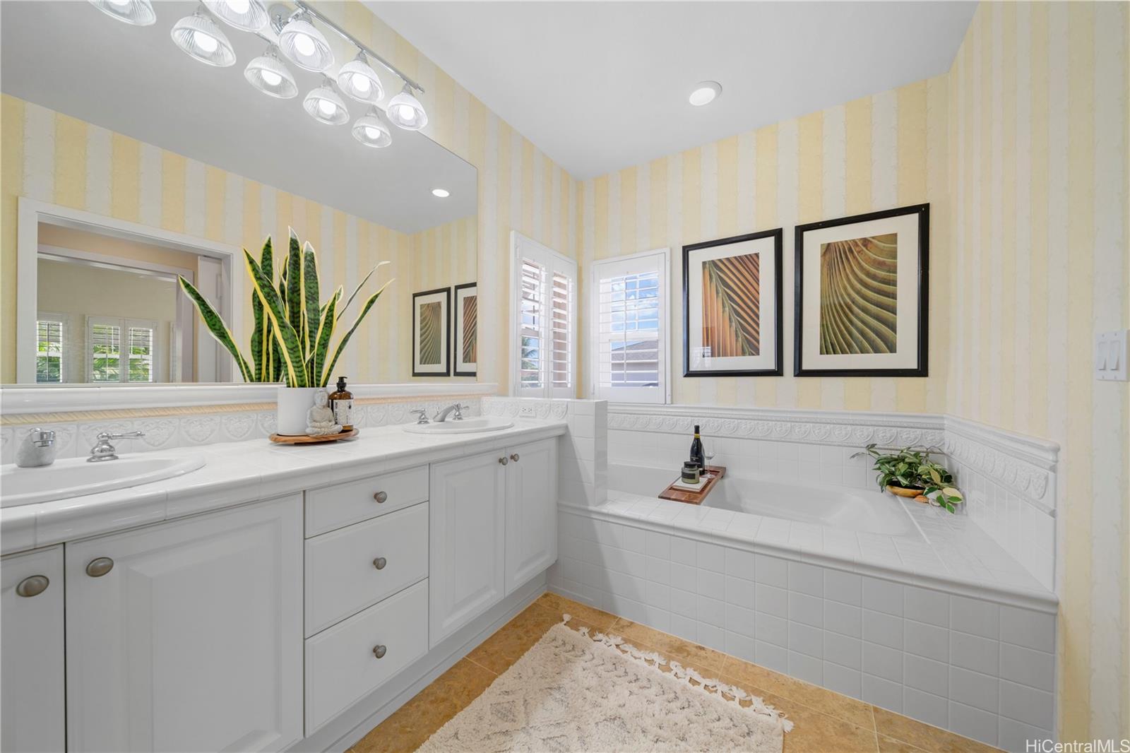 Coconut Plantation condo # 15-1, Kapolei, Hawaii - photo 17 of 25