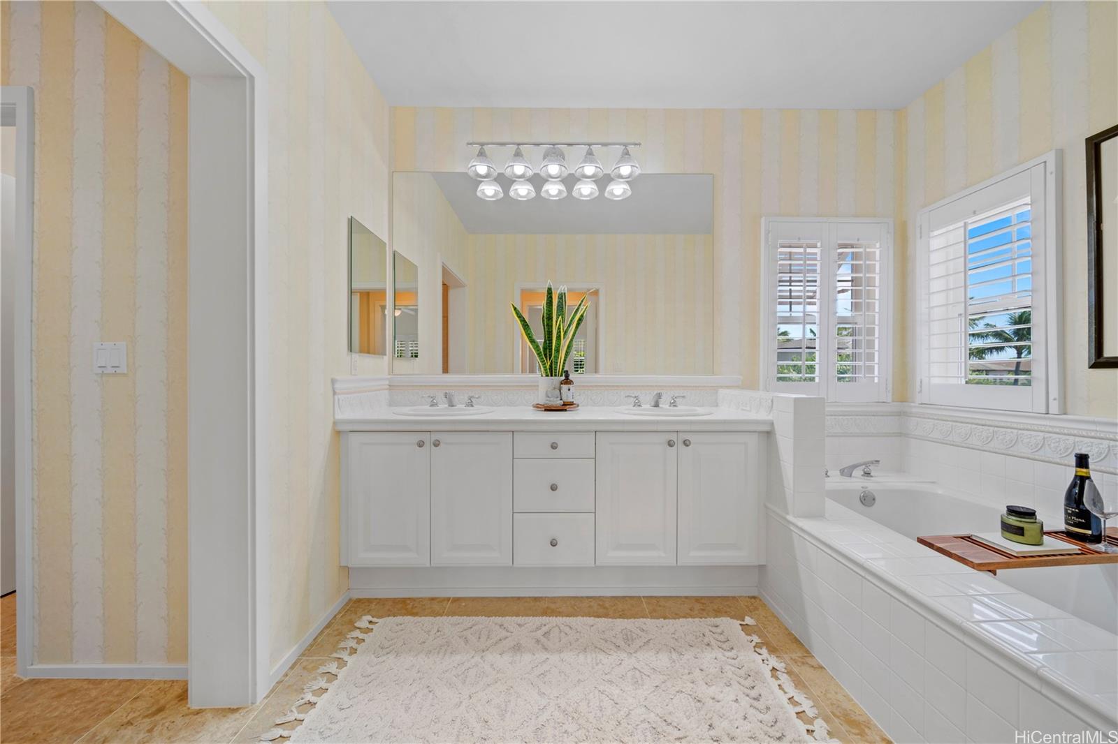 Coconut Plantation condo # 15-1, Kapolei, Hawaii - photo 18 of 25