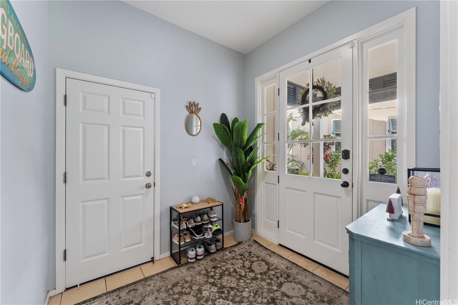 Coconut Plantation condo # 17-1, Kapolei, Hawaii - photo 6 of 24