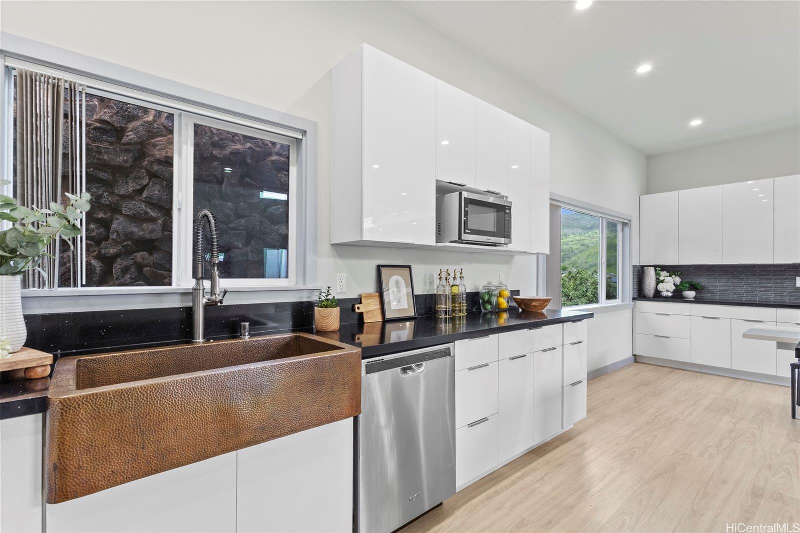 92-1176  Pueonani Street Makakilo-wai Kaloi, Makakilo home - photo 6 of 25