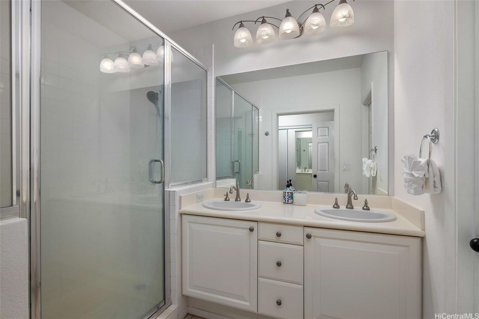 Coconut Plantation condo # 66-5, Kapolei, Hawaii - photo 17 of 25