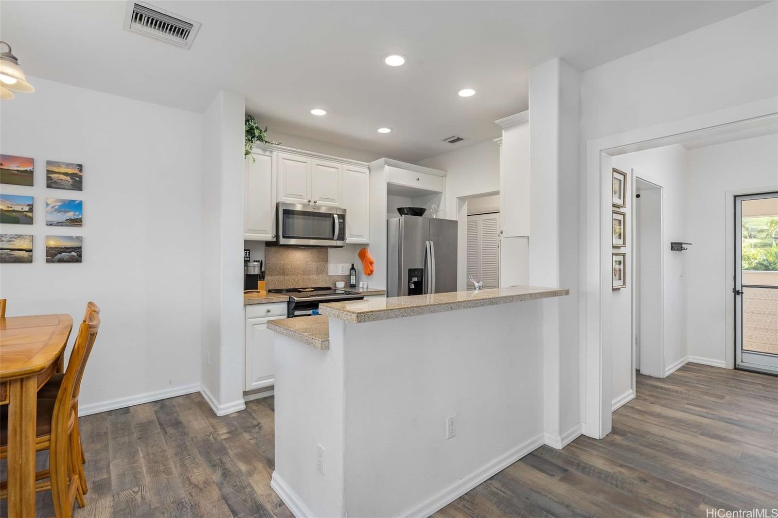 Coconut Plantation condo # 66-5, Kapolei, Hawaii - photo 8 of 25