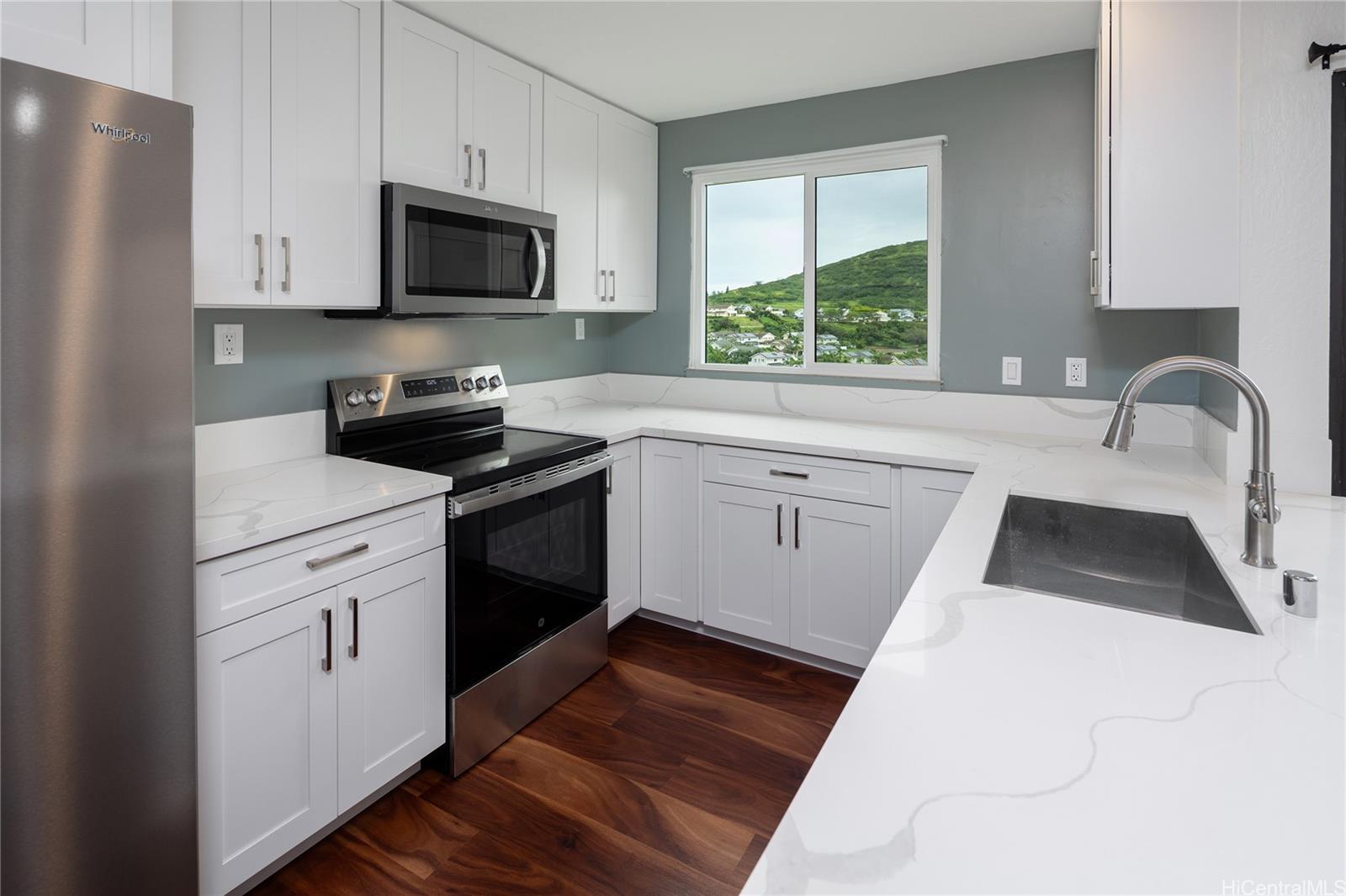 92-1333 Panana St Kapolei - Rental - photo 3 of 21