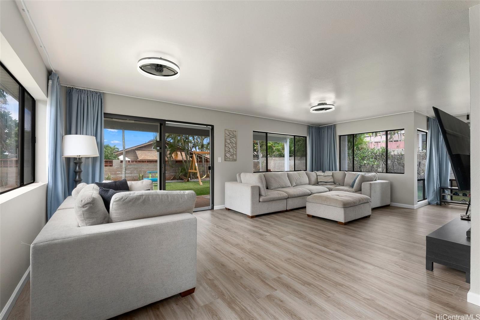 92-1354  Kikaha Street Makakilo-highlands, Makakilo home - photo 2 of 24