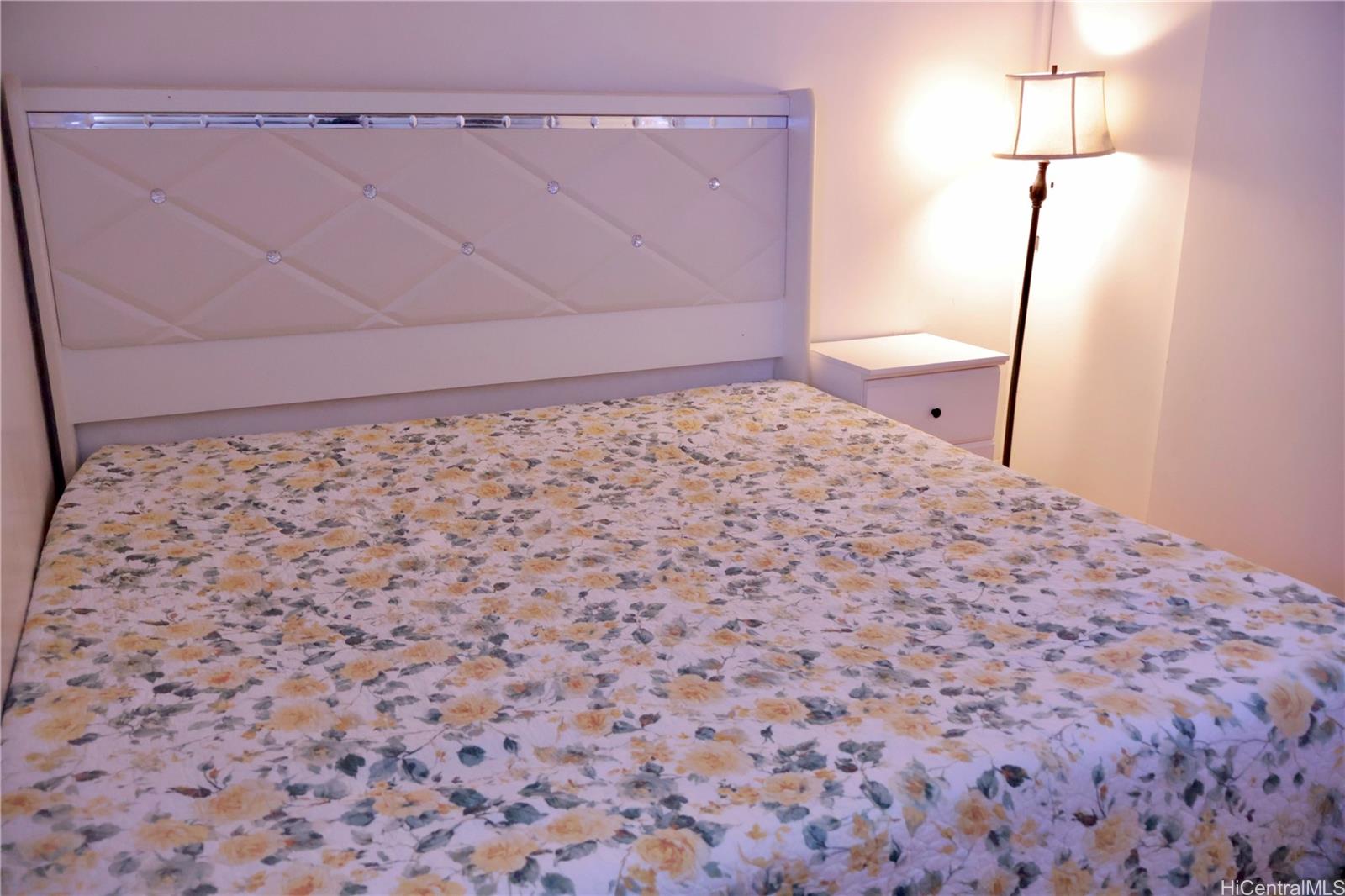 Pan Pacific condo # 302, Honolulu, Hawaii - photo 5 of 13