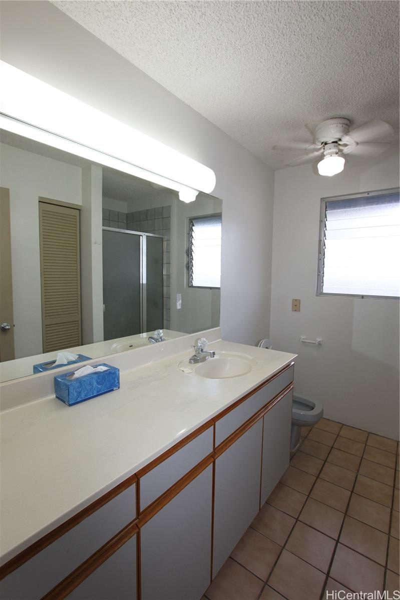 925 9th Ave Honolulu - Rental - photo 13 of 19