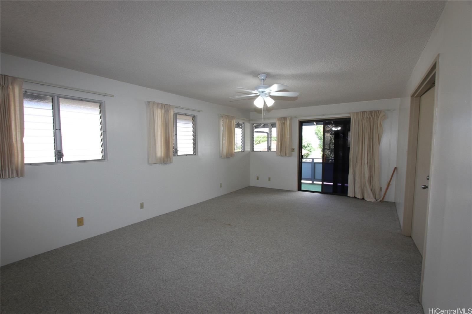 925 9th Ave Honolulu - Rental - photo 14 of 19