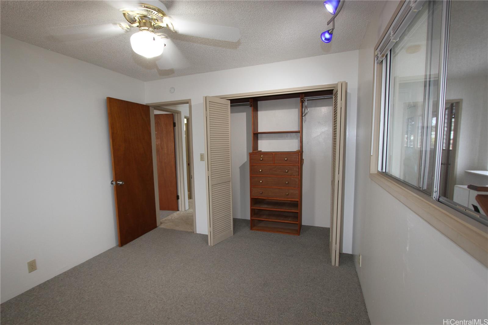 925 9th Ave Honolulu - Rental - photo 15 of 19