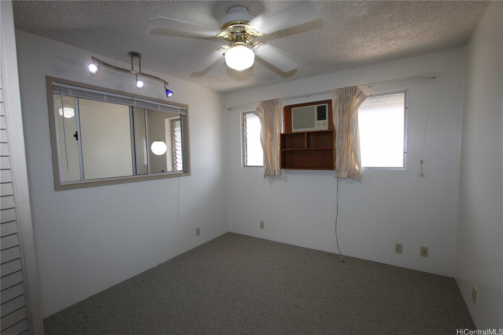 925 9th Ave Honolulu - Rental - photo 16 of 19