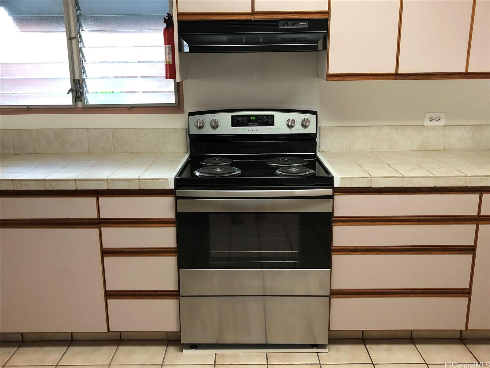 925 9th Ave Honolulu - Rental - photo 8 of 19