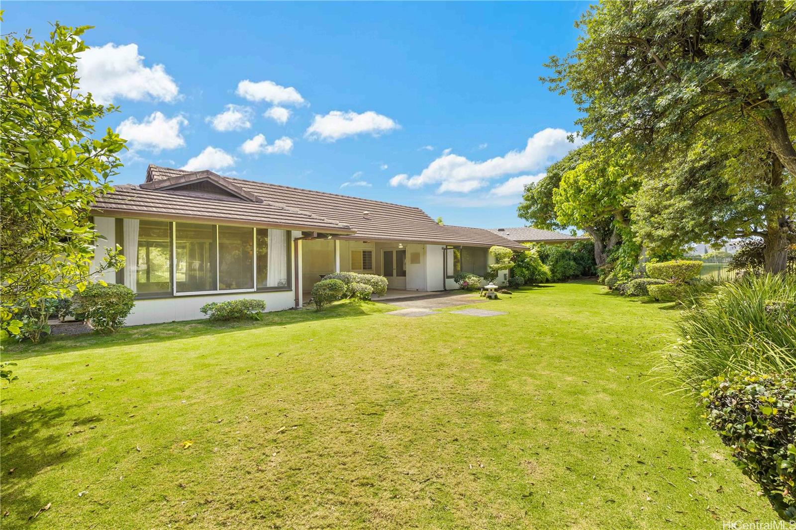 925  Waiholo Street Waialae G/c, Diamond Head home - photo 12 of 25