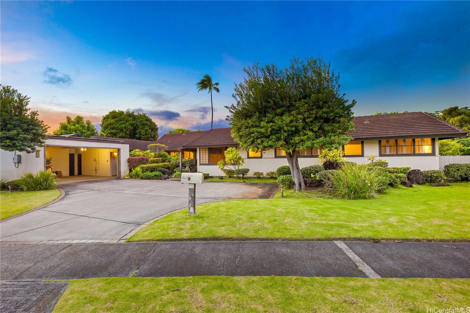 925  Waiholo Street Waialae G/c, Diamond Head home - photo 21 of 25