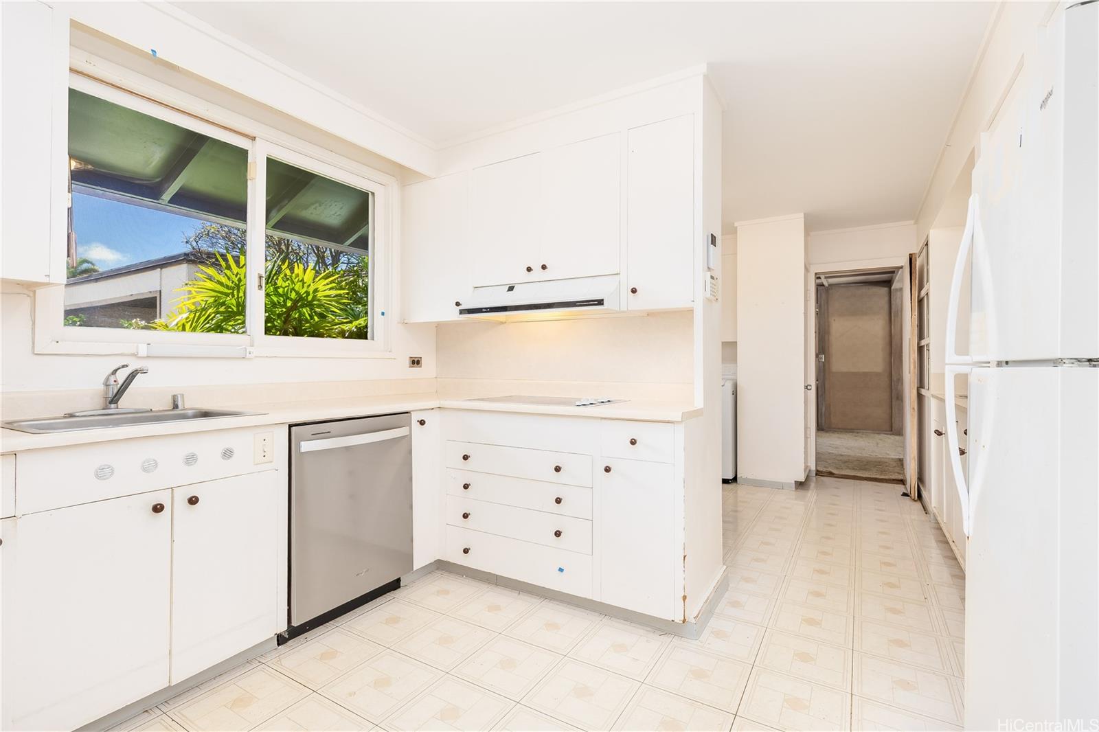 925  Waiholo Street Waialae G/c, Diamond Head home - photo 6 of 25