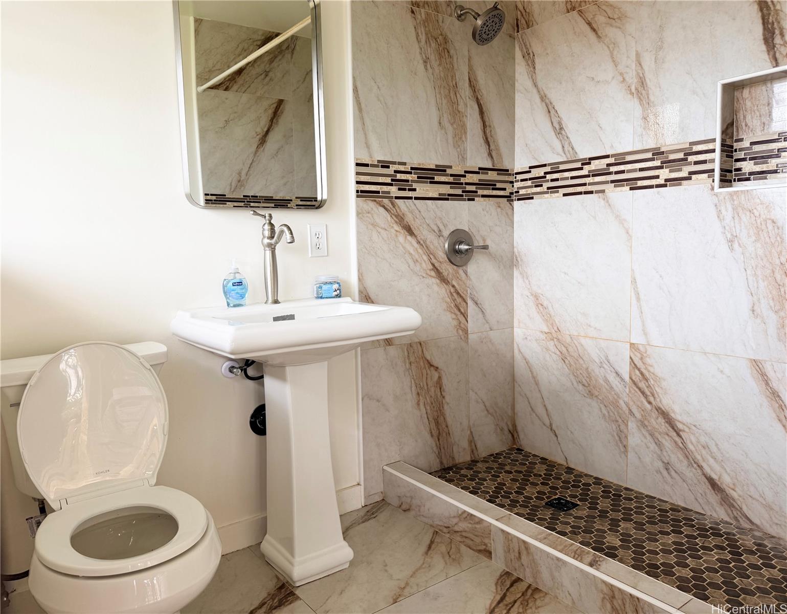 92-695  Mehani Street Makakilo-lower, Makakilo home - photo 13 of 19