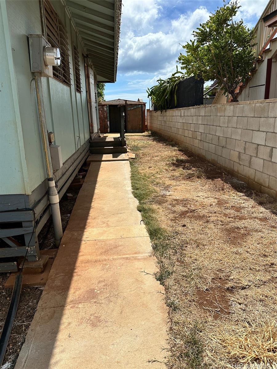 92-695 Paakai St.  Paakai Street Nanakai Gardens, Ewaplain home - photo 3 of 18