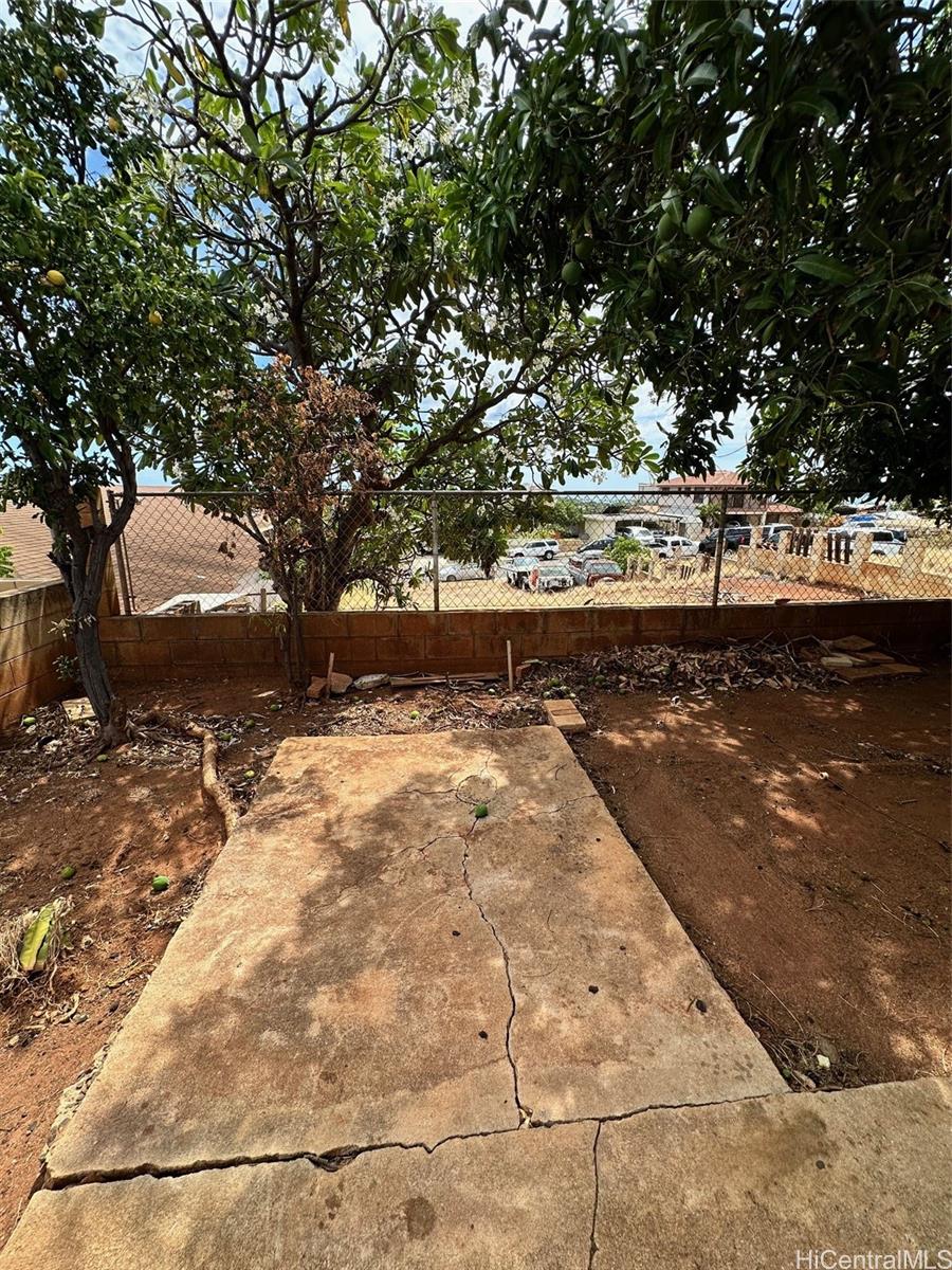 92-695 Paakai St.  Paakai Street Nanakai Gardens, Ewaplain home - photo 5 of 18