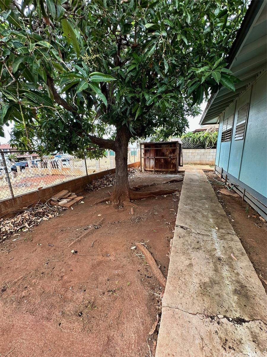 92-695 Paakai St.  Paakai Street Nanakai Gardens, Ewaplain home - photo 6 of 18