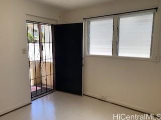 927 Spencer St Honolulu - Rental - photo 3 of 13