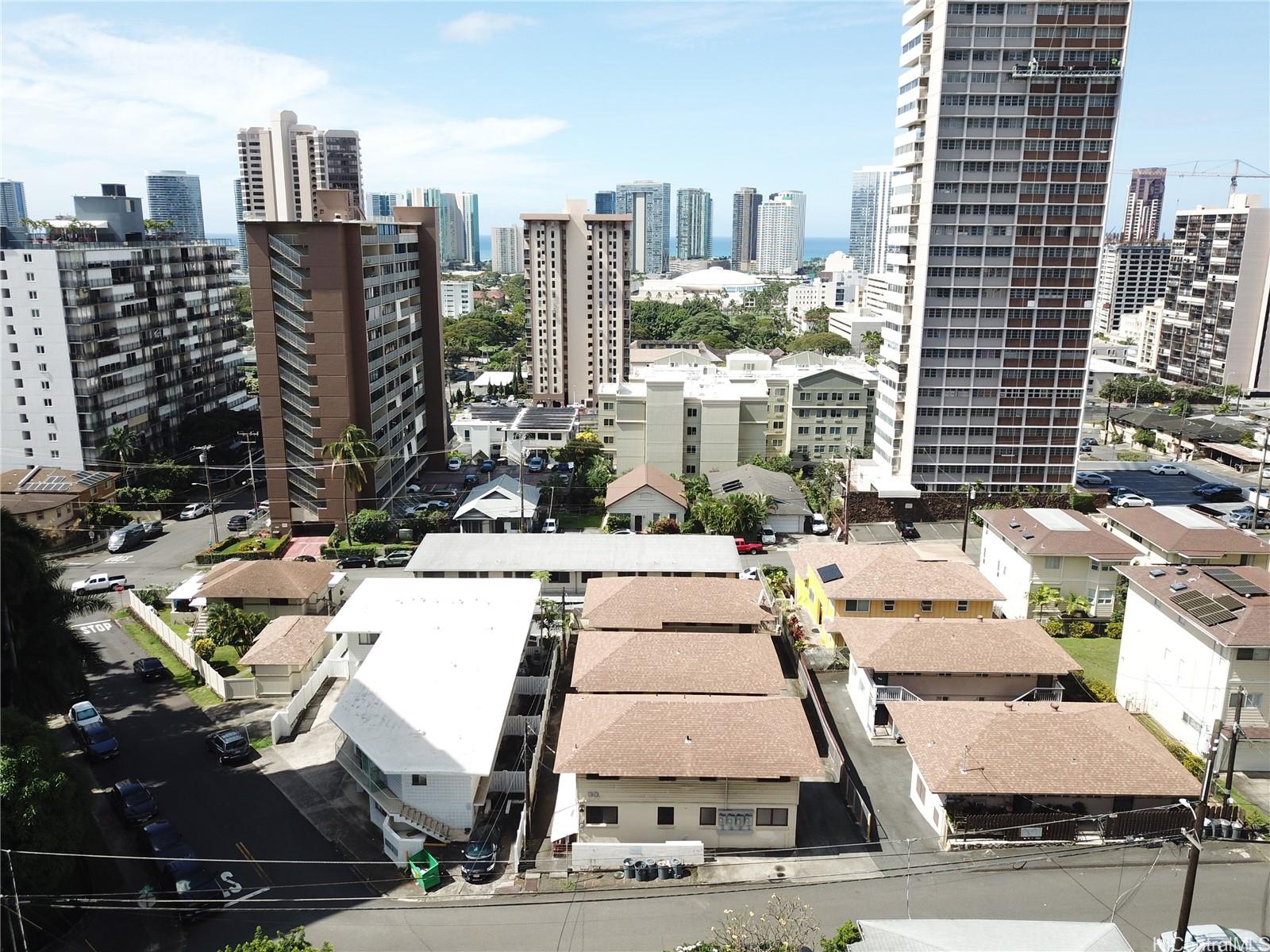 927 Spencer Street Honolulu - Multi-family - photo 5 of 9