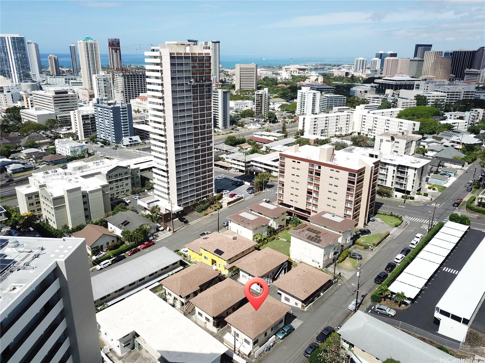 927 Spencer Street Honolulu - Multi-family - photo 6 of 9