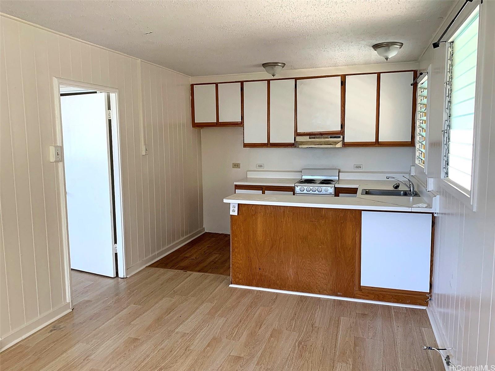 927 Spencer Street Honolulu - Multi-family - photo 8 of 9