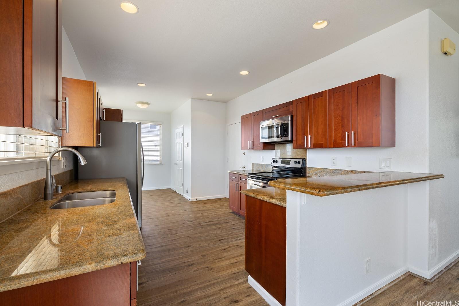 92-7049  Elele Street Makakilo-upper, Makakilo home - photo 3 of 25