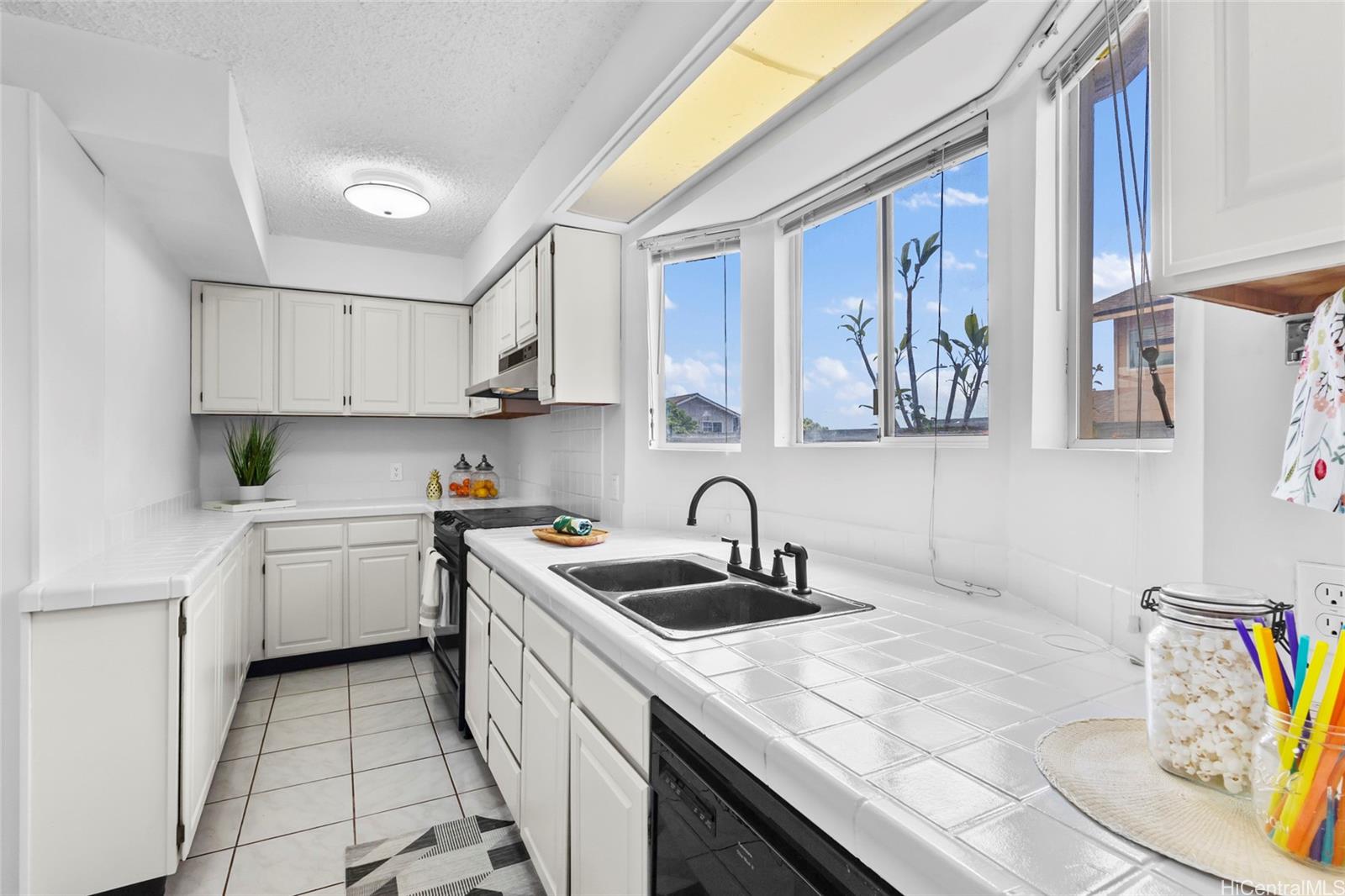 92-7087  Elele Street Makakilo-west Hills, Makakilo home - photo 4 of 24