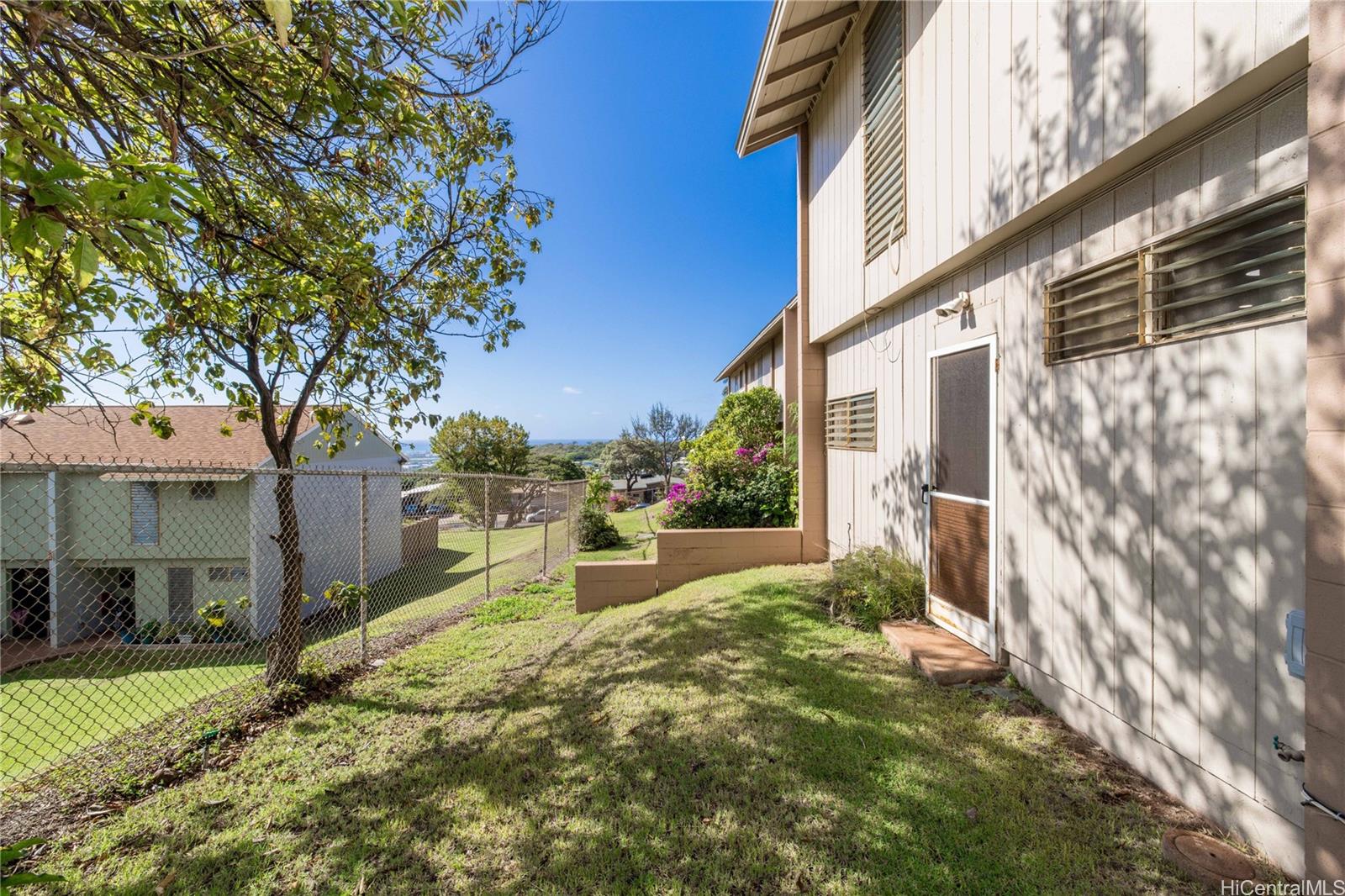 Makakilo Gardens 2 condo # 21, Kapolei, Hawaii - photo 21 of 25