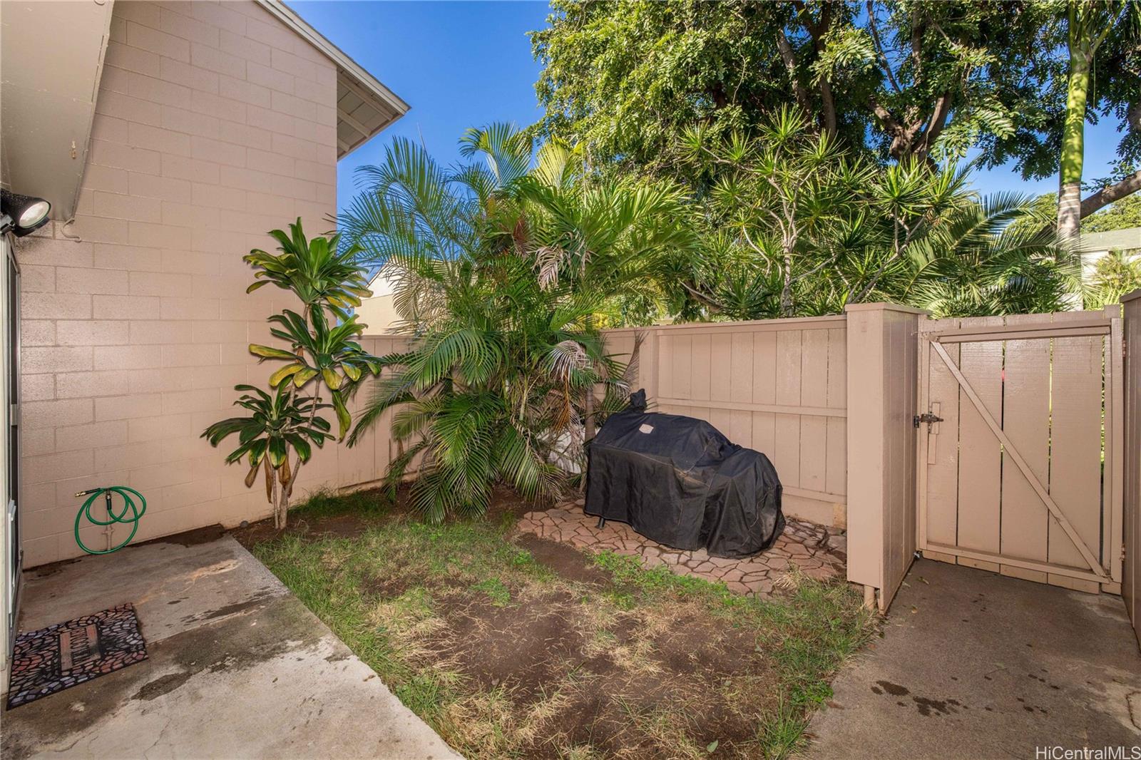 Makakilo Gardens 2 condo # 21, Kapolei, Hawaii - photo 5 of 25