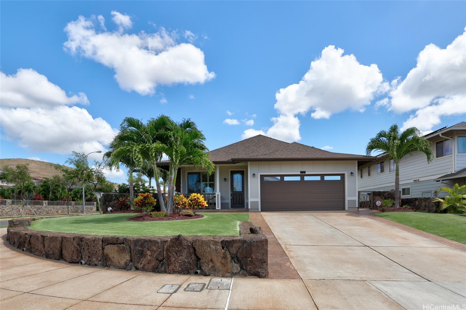 92747 Kuhoho Street , Kapolei, Hi 96707 Makakilokahiwelo