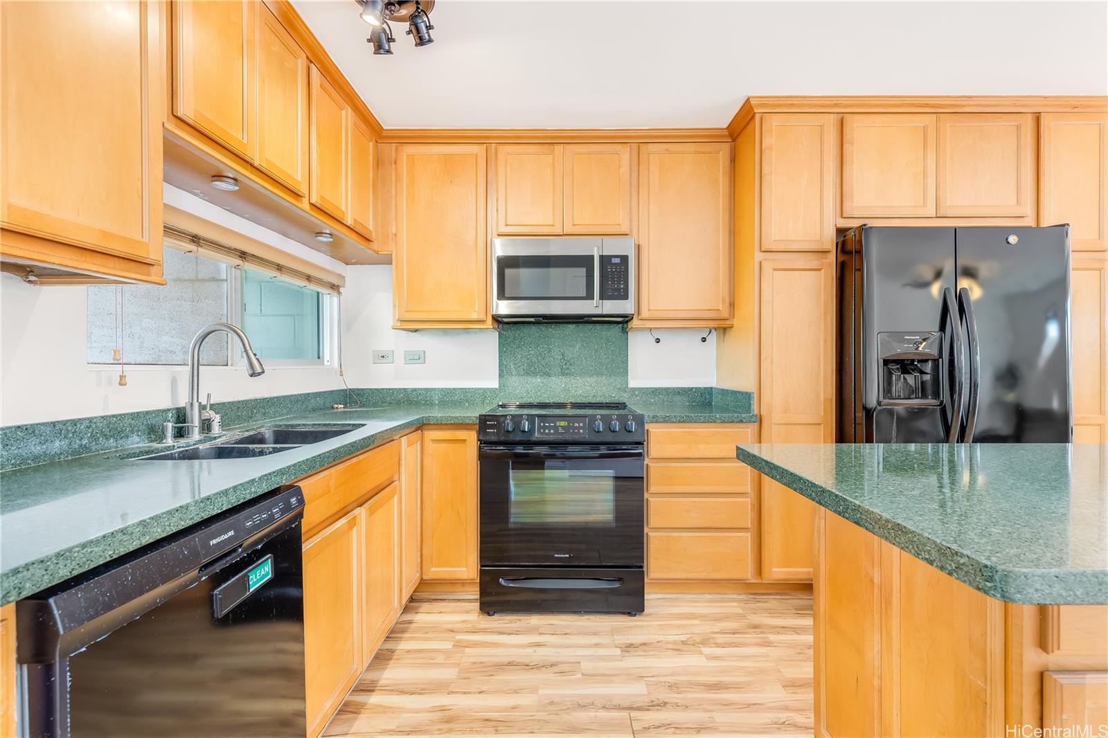 92-787 Makakilo Drive townhouse # D28, Kapolei, Hawaii - photo 6 of 23