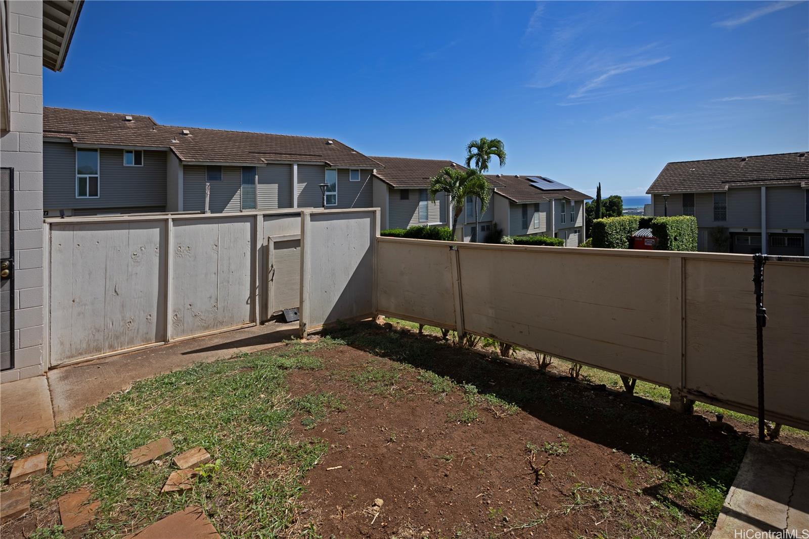 Makakilo Gardens townhouse # E31, Kapolei, Hawaii - photo 16 of 25