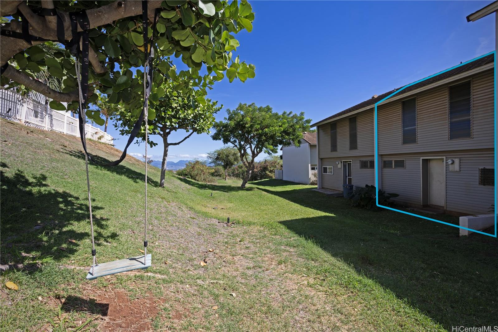 Makakilo Gardens townhouse # E31, Kapolei, Hawaii - photo 22 of 25