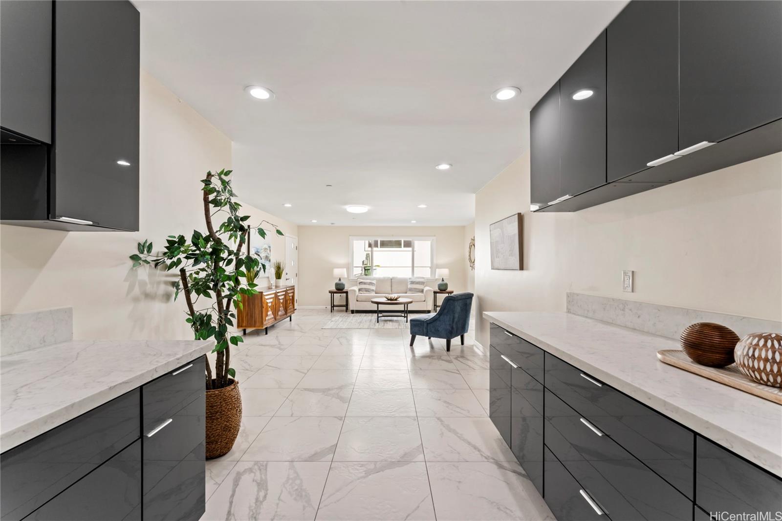 928  9th Ave Kaimuki, Diamond Head home - photo 6 of 14