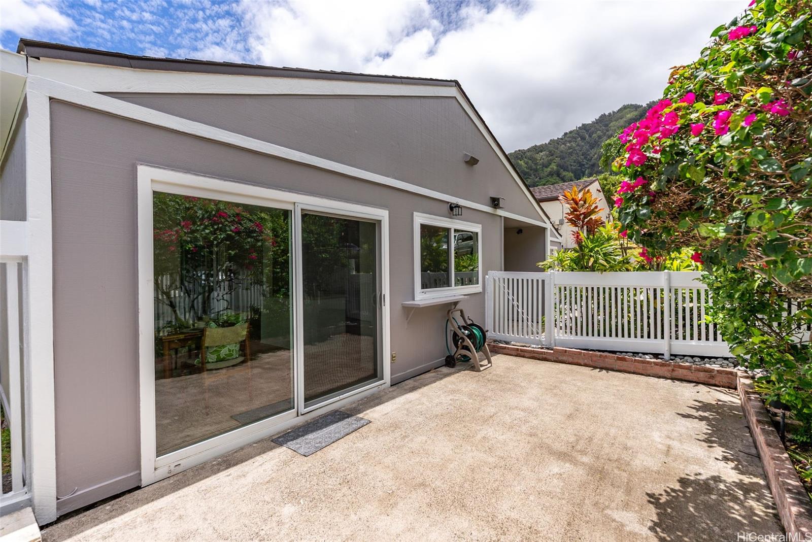 928  Hokulani Street Hahaione-upper, Hawaii Kai home - photo 12 of 25