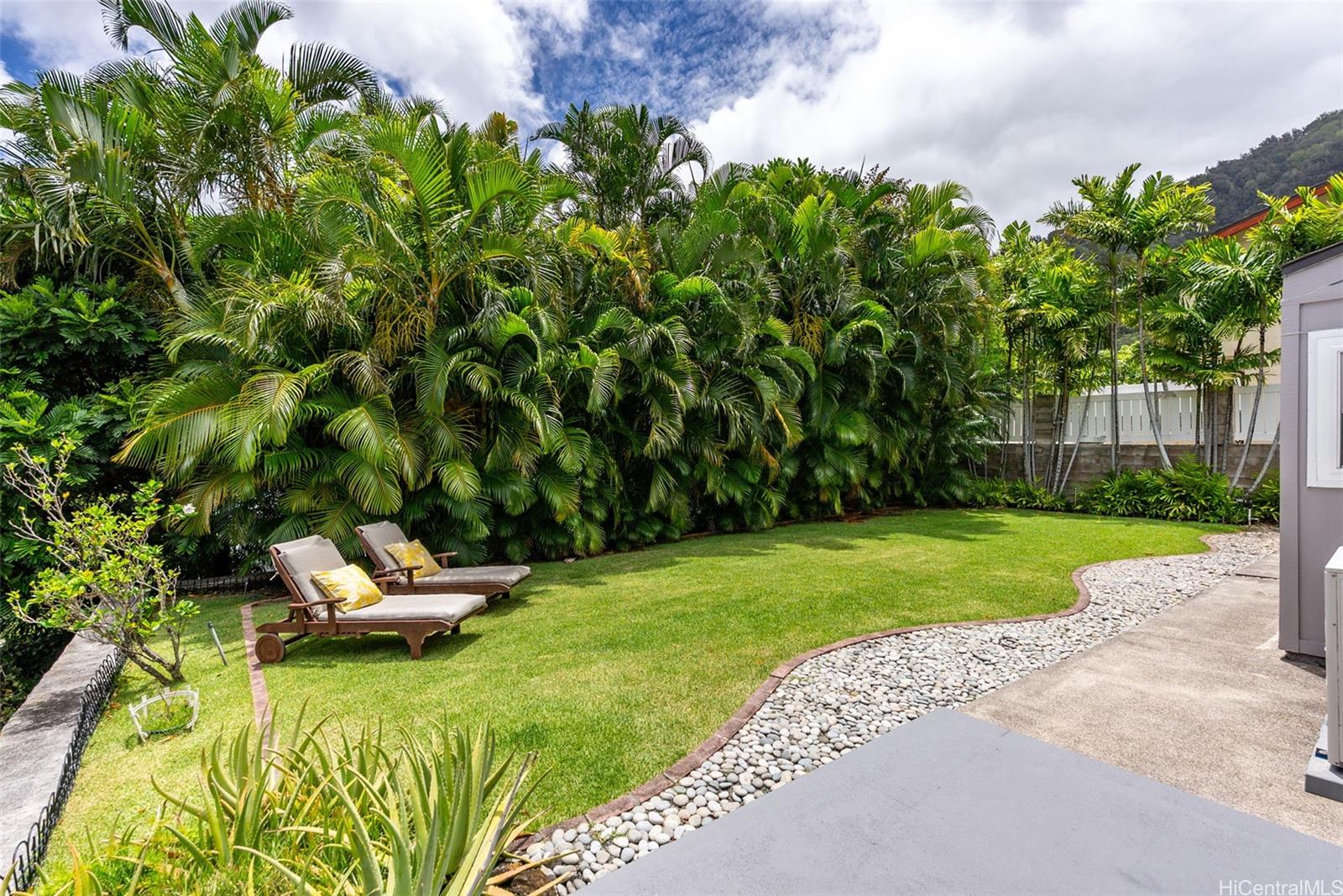 928  Hokulani Street Hahaione-upper, Hawaii Kai home - photo 23 of 25