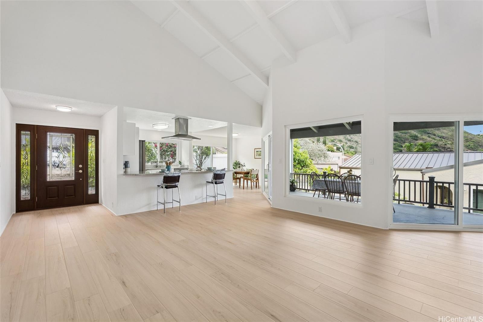 928  Hokulani Street Hahaione-upper, Hawaii Kai home - photo 4 of 25