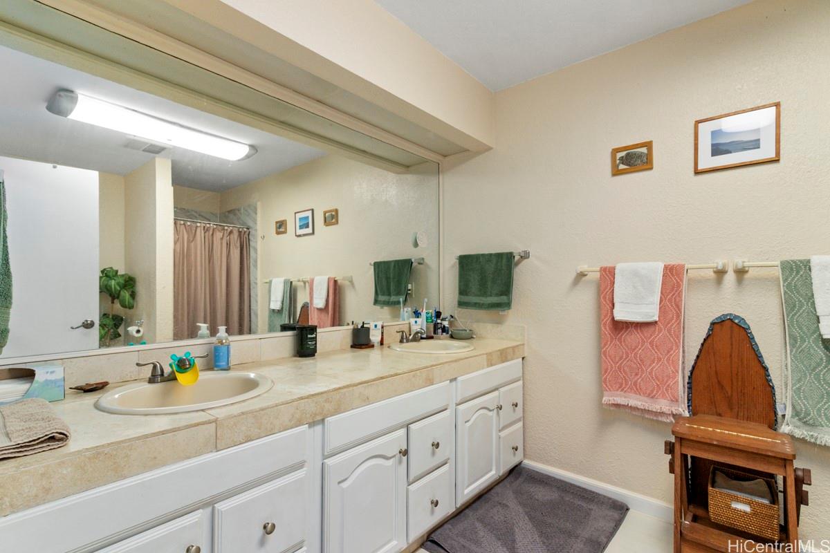 928  Puuomao Place Hahaione-upper, Hawaii Kai home - photo 17 of 22