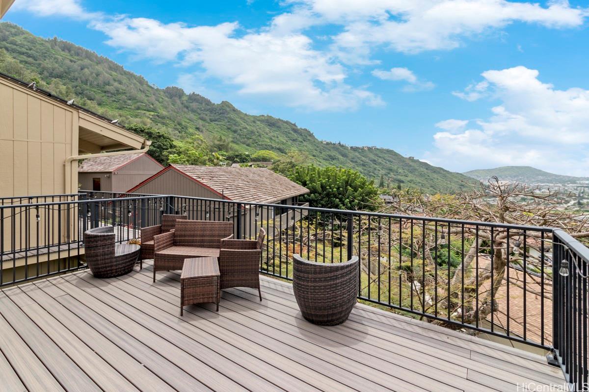 928  Puuomao Place Hahaione-upper, Hawaii Kai home - photo 3 of 22