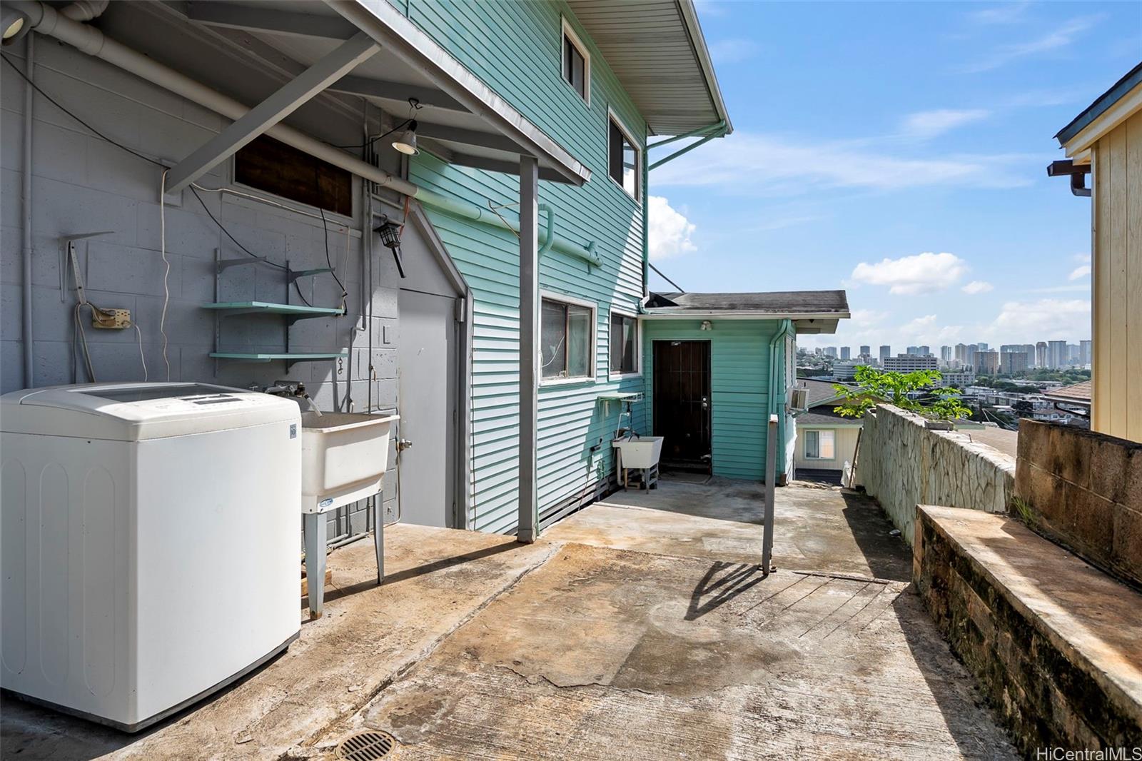 929  Hala Dr Kamehameha Heights, Honolulu home - photo 20 of 25