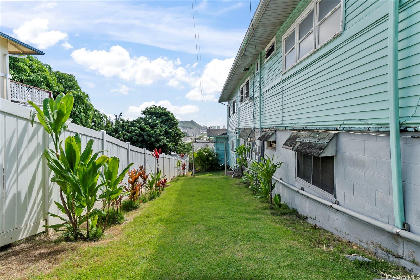 929  Hala Dr Kamehameha Heights, Honolulu home - photo 21 of 25