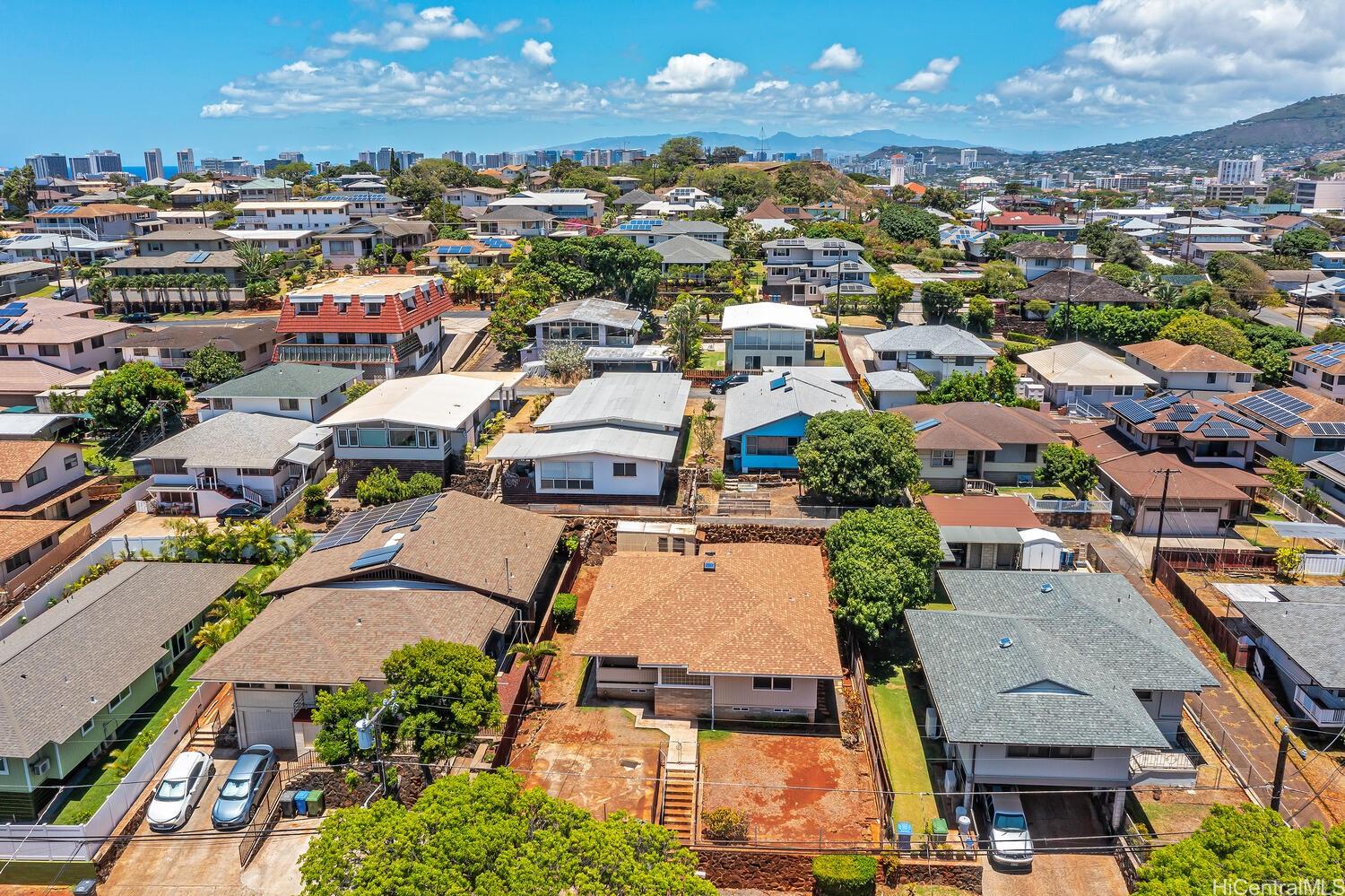 930 16th Ave Honolulu - Rental - photo 2 of 24