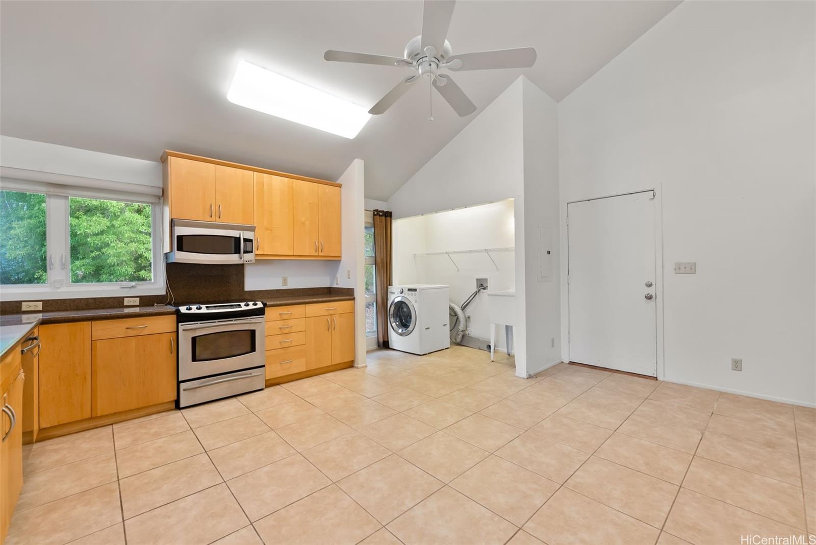 930  Kaahue Street Mariners Ridge, Hawaii Kai home - photo 12 of 25