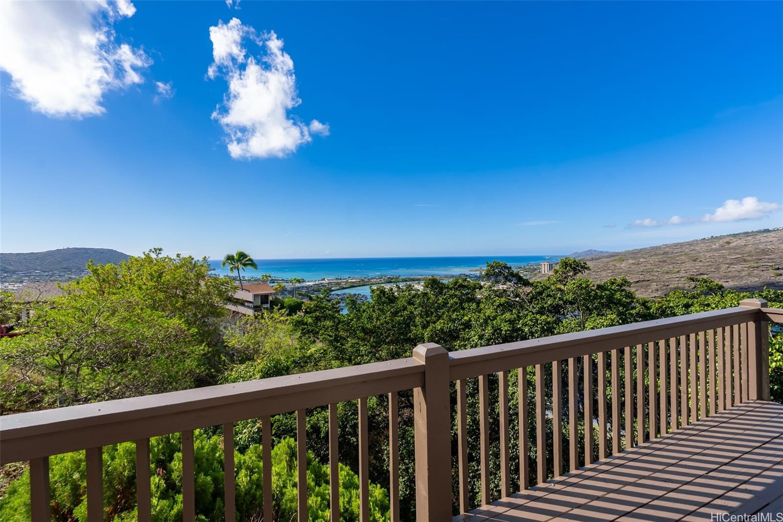 930  Kaahue Street Mariners Ridge, Hawaii Kai home - photo 6 of 25