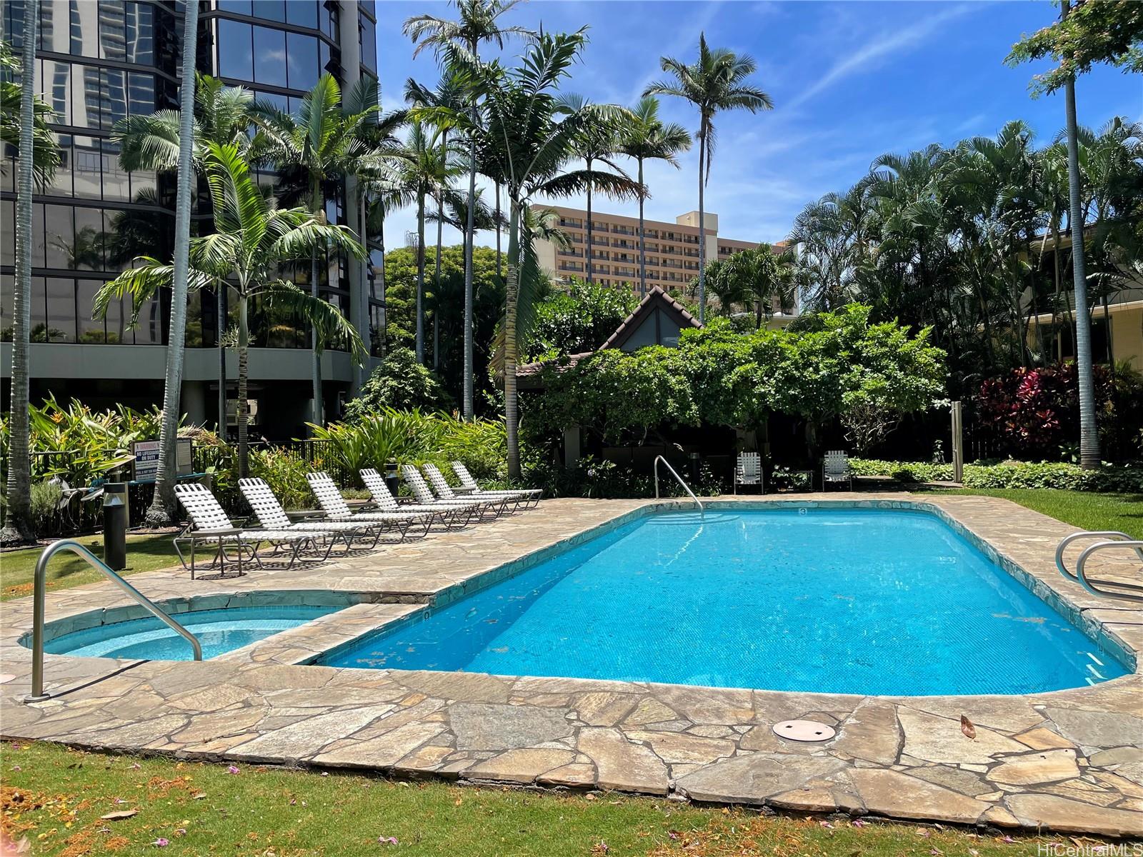 Hale Kaheka condo # 1703, Honolulu, Hawaii - photo 16 of 17