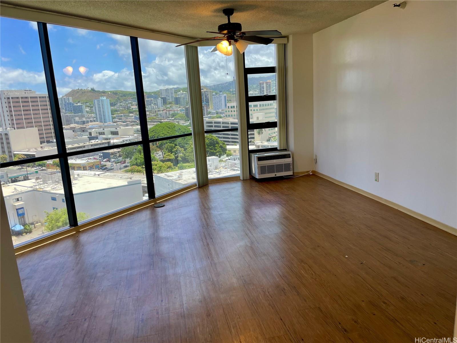 Hale Kaheka condo # 1703, Honolulu, Hawaii - photo 3 of 17