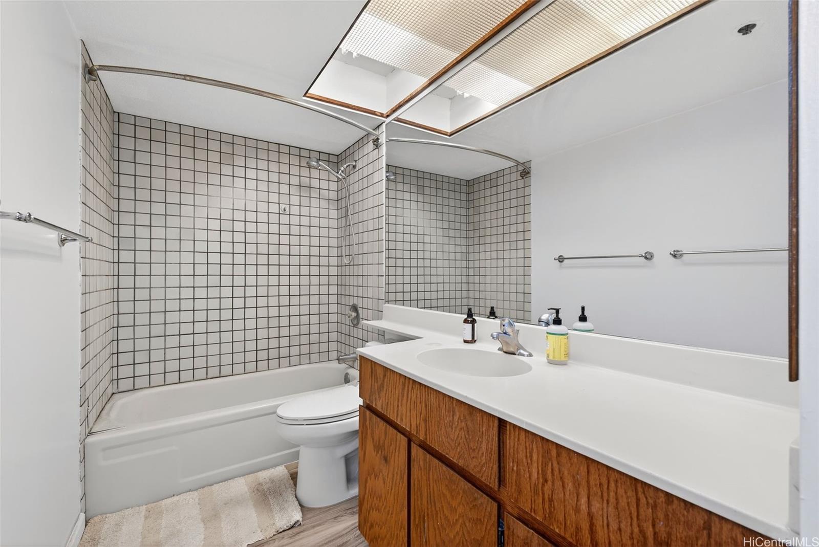 Hale Kaheka condo # 1705, Honolulu, Hawaii - photo 15 of 25